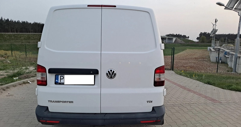 Volkswagen Transporter cena 52800 przebieg: 368000, rok produkcji 2015 z Leszno małe 379